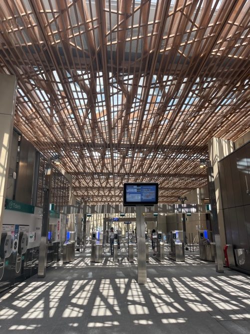 la gare Hôpital Bicêtre, conçue par l’architecte Jean-Paul Viguier