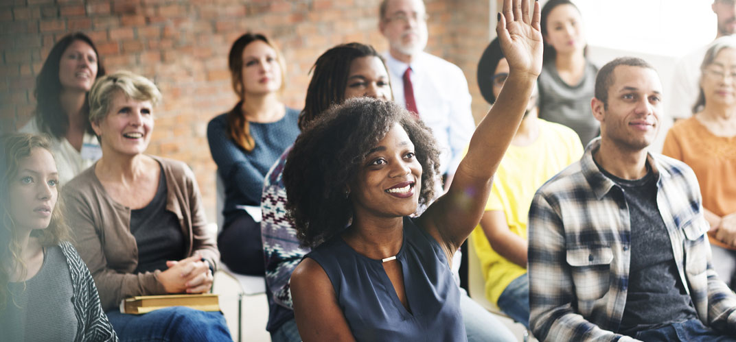 Comment concilier simplicité et efficacité dans les réponses aux enjeux territoriaux ? Entretien avec Hélène Guillet, présidente du SNDGCT, qui partage sa vision de l'engagement dans la fonction publique territoriale, les défis de l'aménagement du territoire et l'importance d'une approche collective et méthodique face aux complexités locales.